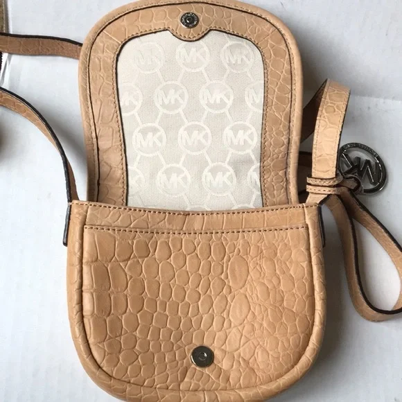 Michael Kors Saddle Crossbody Mini Bag - Picture 5 of 16